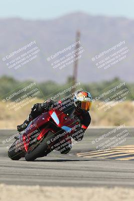 media/Oct-13-2025-Moto Forza (Mon) [[a66d839500]]/3-B Group/Session 3 (Turn 16)/